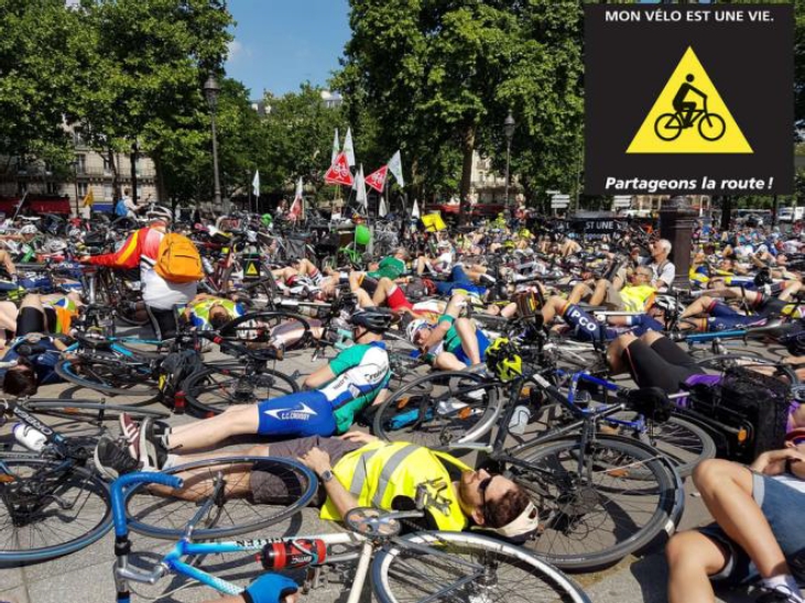 bébé face à la route 2017